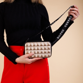 Kiegészítők, Minali arany női kozmetikus táska, akrilból készült - Kalapod.hu