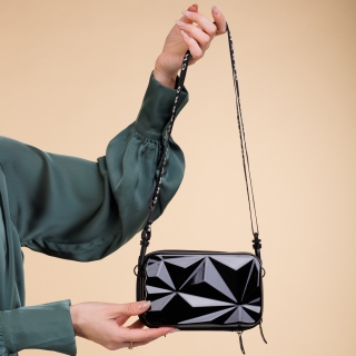 Női táskák, Mirta fekete női kozmetikus táska, akrilból készült - Kalapod.hu