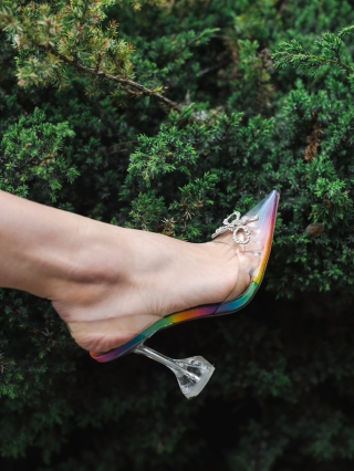 Női cipő, Avelina színes női cipő sarokkal, szintetikus anyagból készült - Kalapod.hu