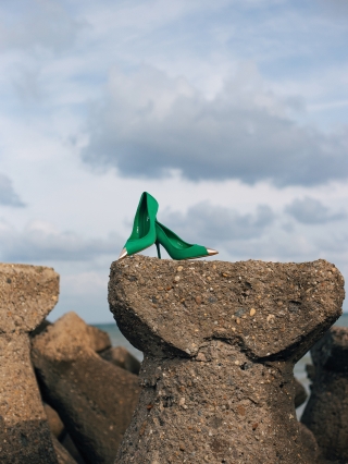 Női cipő, Melany zöld női cipő sarokkal, textil anyagból készült - Kalapod.hu