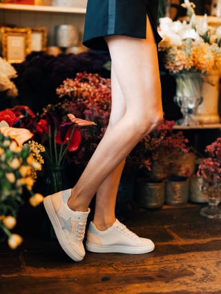 Big Summer Clearance - Kedvezmények Yeva fehér és kék női sport cipő ökológiai bőrből Promóció