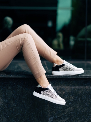 Női cipő, Reiva fehér és leopárd mintás női sportcipő ökológiai bőrből - Kalapod.hu