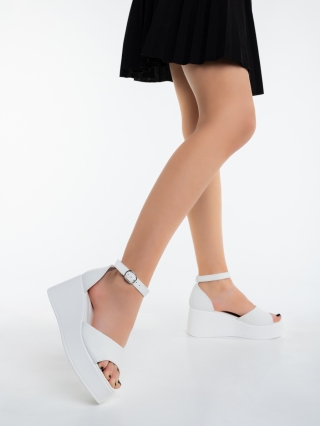 LAST SIZE, Karida fehér női platformos szandál ökológiai bőrből - Kalapod.hu