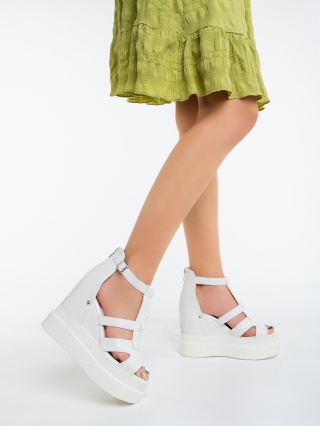 Női szandál, Kavaria fehér női platformos szandál ökológiai bőrből - Kalapod.hu