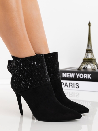 NŐI LÁBBELIK, Vékony sarkú bokacsizma Onaka Fekete - Kalapod.hu