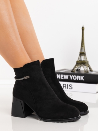 Női bokacsizma, Vastag sarkú bokacsizma Onella Fekete - Kalapod.hu