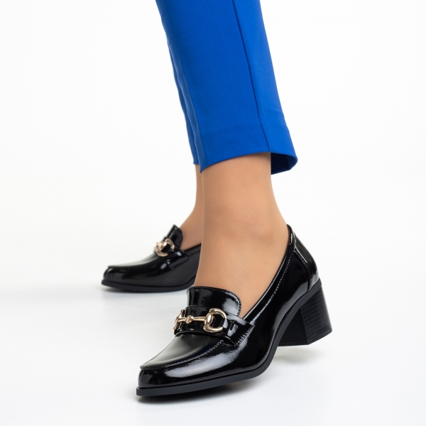 Ilonka fekete női cipő sarokkal, lakkozott műbőrből készült - Kalapod.hu