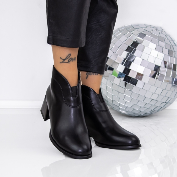 Vastag sarkú bokacsizma Navira Fekete, 3 - Kalapod.hu