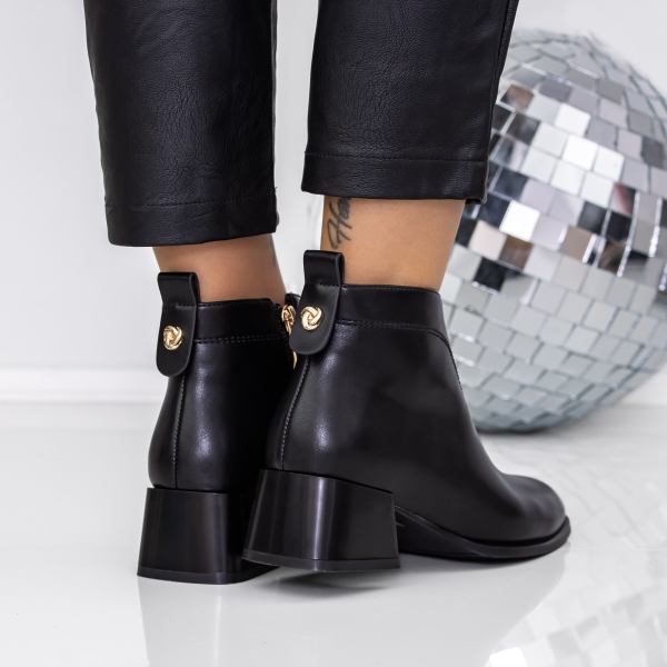 Vastag sarkú bokacsizma Navira Fekete, 4 - Kalapod.hu