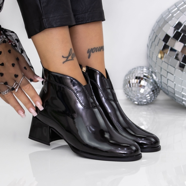 Vastag sarkú bokacsizma Navira Fekete - Kalapod.hu