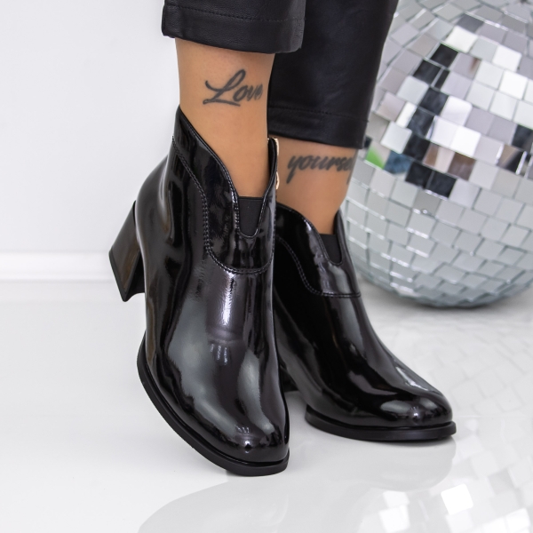 Vastag sarkú bokacsizma Navira Fekete, 3 - Kalapod.hu