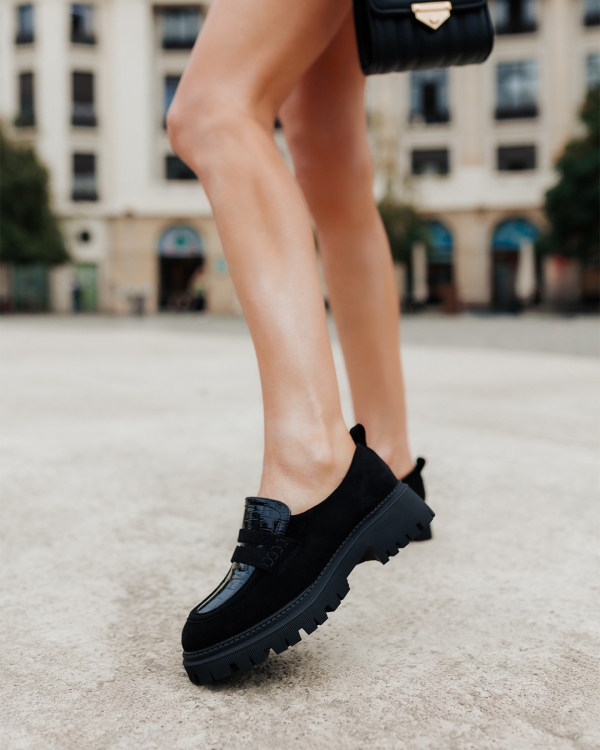 Kamora fekete női félcipő textil anyagból és lakkozott ökológiai bőrből - Kalapod.hu