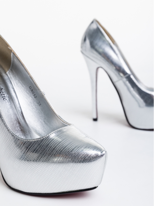 Fedelma ezüstszínű, női magassarkú cipő, lakkozott ökológiai bőrből, 6 - Kalapod.hu