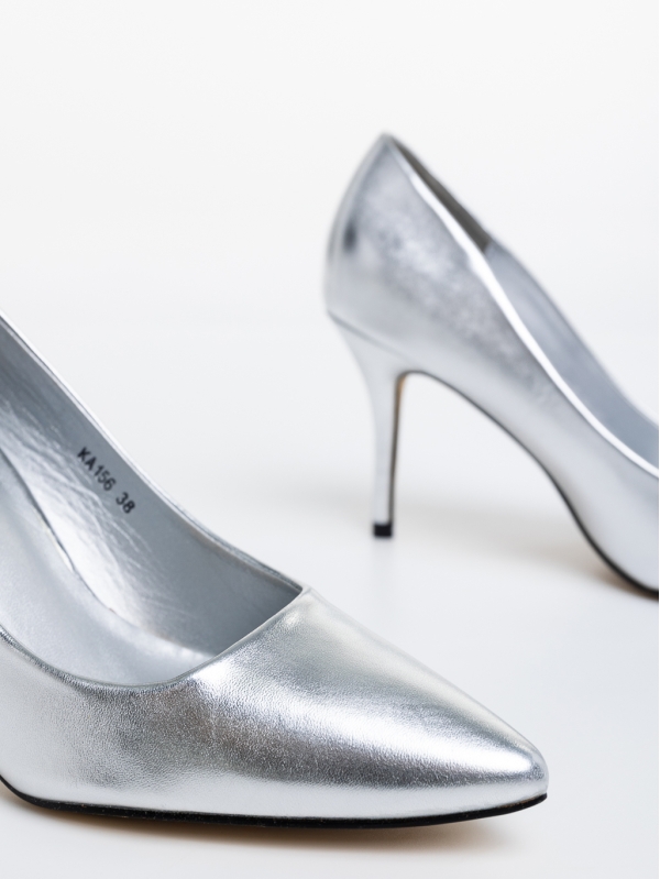 Aidia ezüstszínű, női magassarkú cipő, lakkozott ökológiai bőrből, 6 - Kalapod.hu
