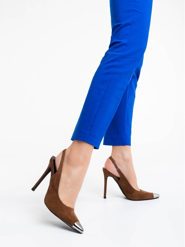 Modesty barna női magassarkú cipő textil anyagból - Kalapod.hu