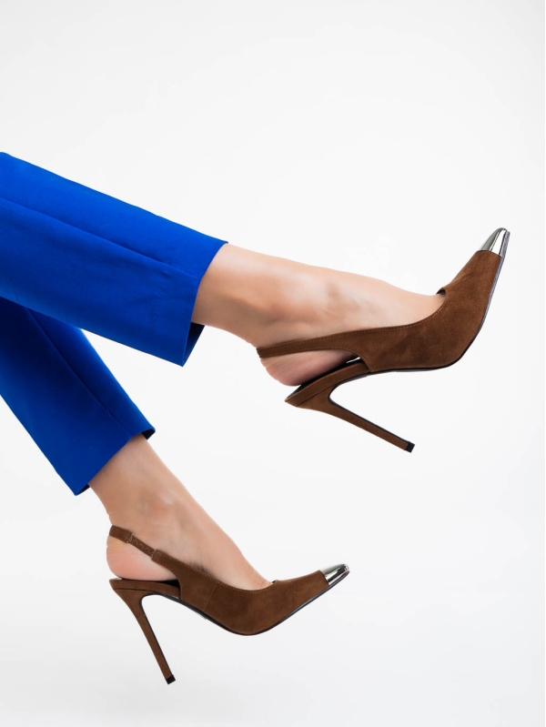 Modesty barna női magassarkú cipő textil anyagból, 3 - Kalapod.hu