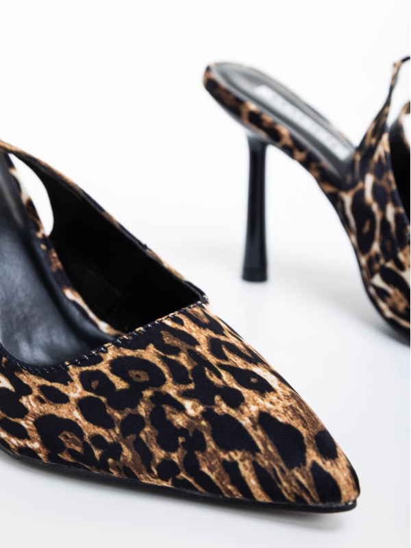 Idonea leopárd mintás női magassarkú cipő textil anyagból, 6 - Kalapod.hu