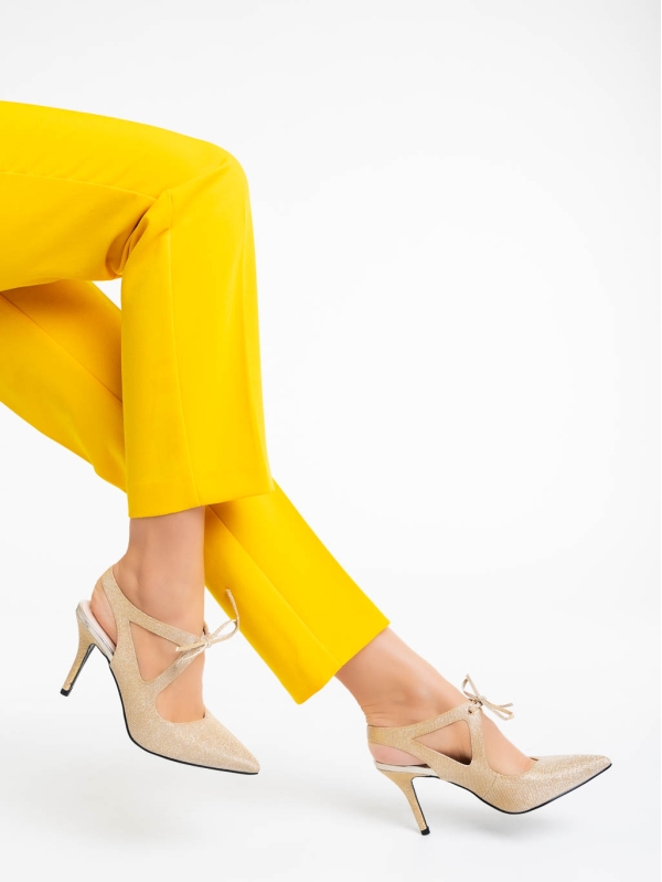 Shaira aranyszínű női cipő textil anyagból - Kalapod.hu