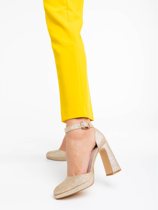 Sieanna aranyszínű női magassarkú cipő textil anyagból, 2 - Kalapod.hu