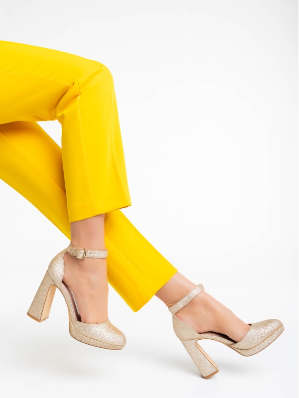 Sieanna aranyszínű női magassarkú cipő textil anyagból - Kalapod.hu