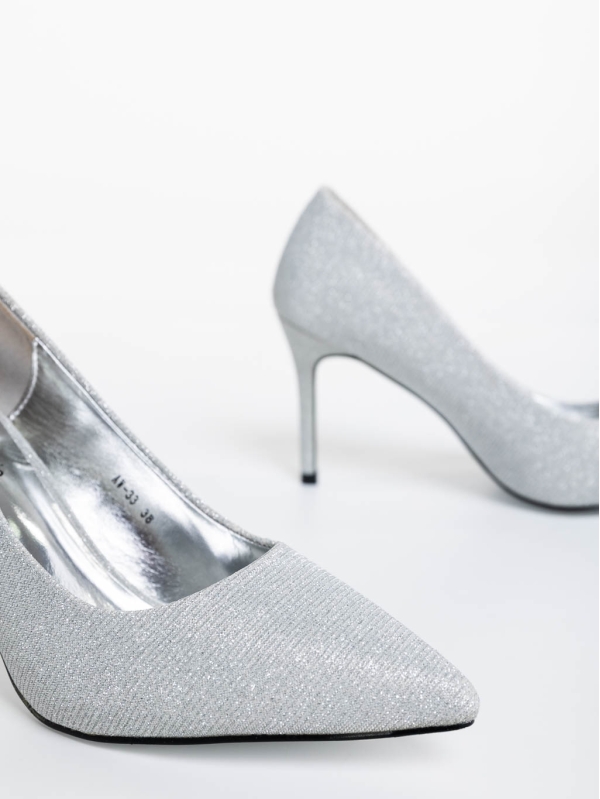 Odella ezüstszínű női magassarkú cipő textil anyagból, 6 - Kalapod.hu