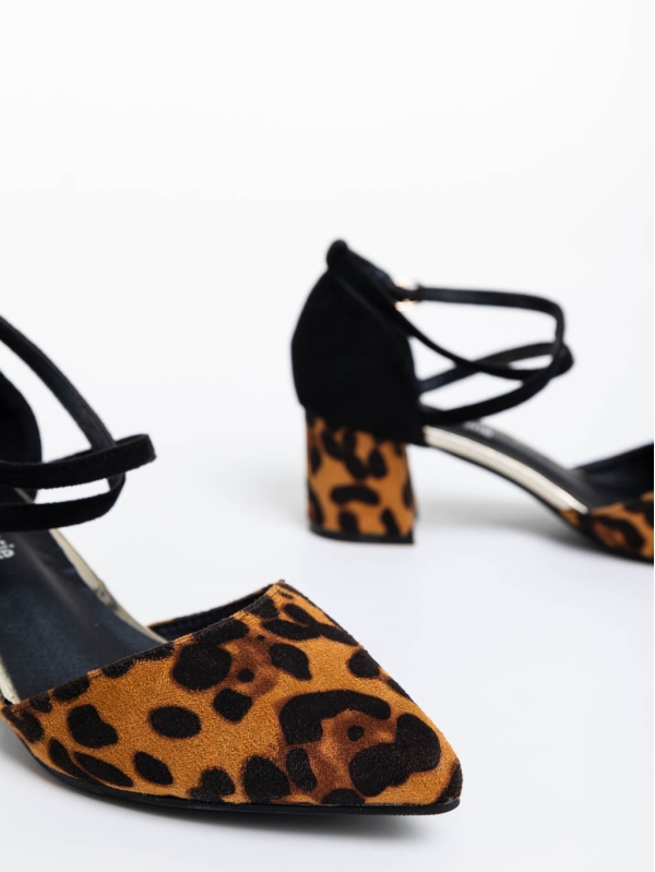 Sisley leopárd mintás női magassarkú cipő textil anyagból, 6 - Kalapod.hu