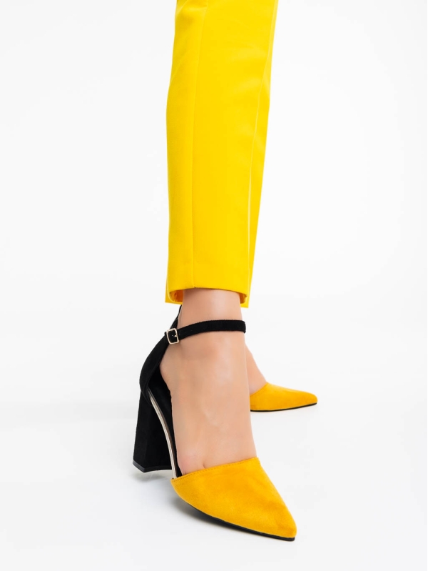 Sapna sárga női magassarkú cipő textil anyagból, 2 - Kalapod.hu