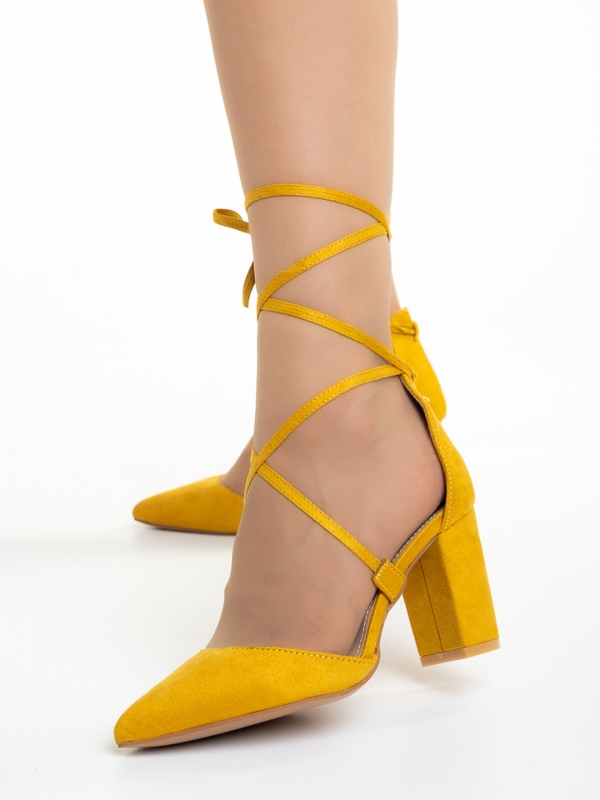 Tasia sárga női cipő sarokkal, textil anyagból készült, 2 - Kalapod.hu