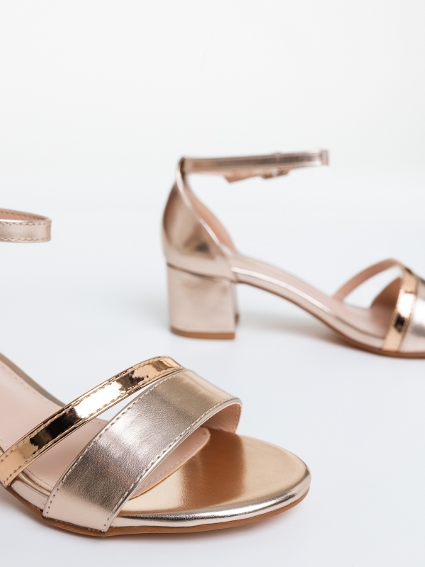 Vastag sarkú női szandál Masha Pezsgő, 6 - Kalapod.hu