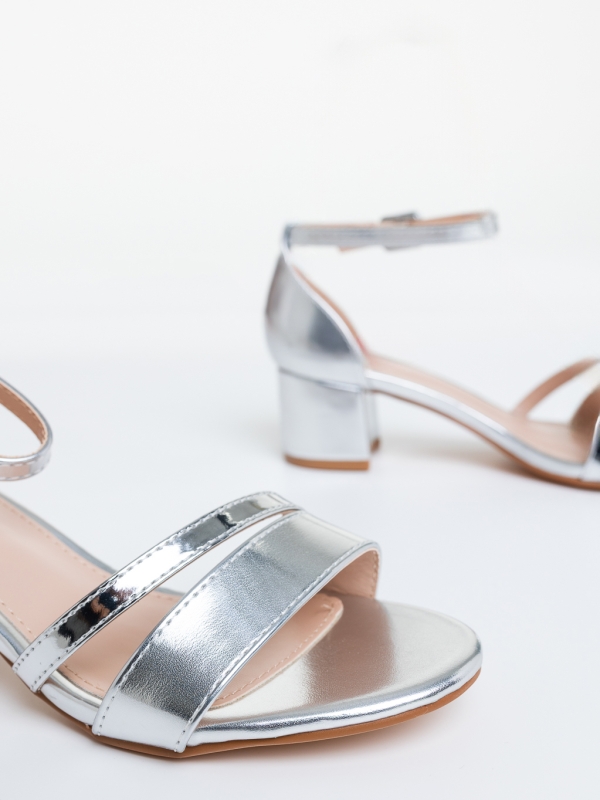 Vastag sarkú női szandál Masha Ezüst, 6 - Kalapod.hu