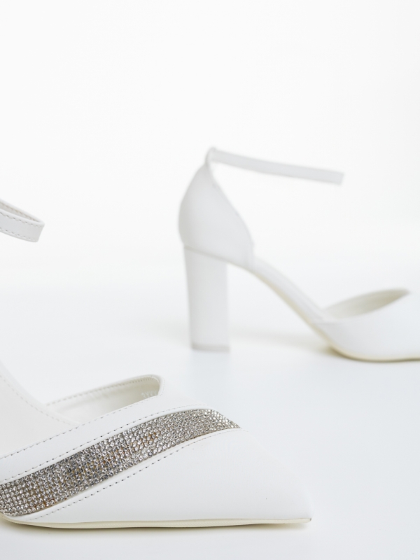 Vastag sarkú cipő Orsola Fehér, 6 - Kalapod.hu