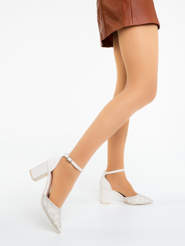 Vastag sarkú cipő Stassi Bézs - Kalapod.hu