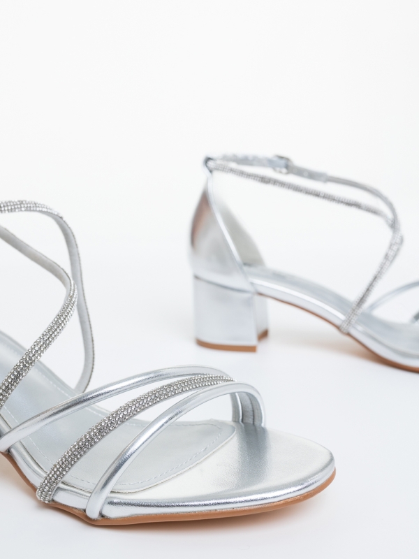 Vastag sarkú női szandál Survana Ezüst, 6 - Kalapod.hu