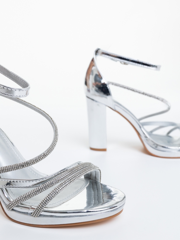 Női sarkú szandál Ohania Ezüst, 6 - Kalapod.hu