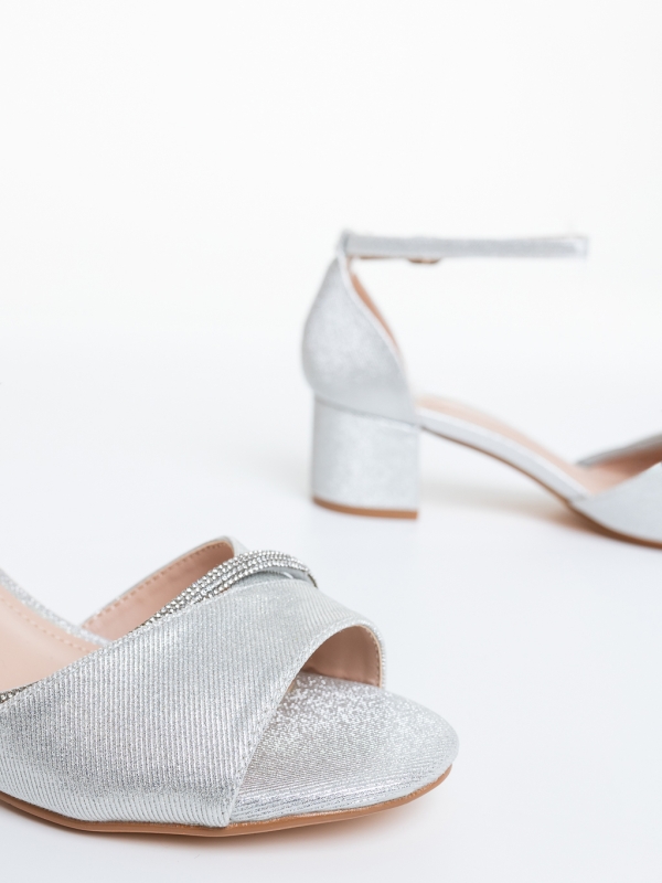 Vastag sarkú női szandál Louna Ezüst, 6 - Kalapod.hu