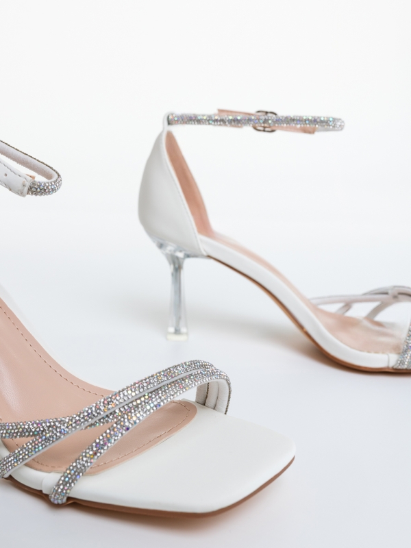 Karcsú sarkú női szandál Mazie Fehér, 6 - Kalapod.hu