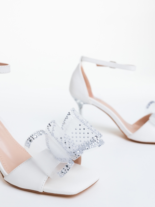 Karcsú sarkú női szandál Lyanna Fehér, 6 - Kalapod.hu