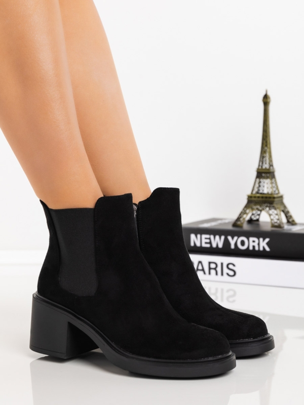 Vastag sarkú bokacsizma Onava Fekete - Kalapod.hu